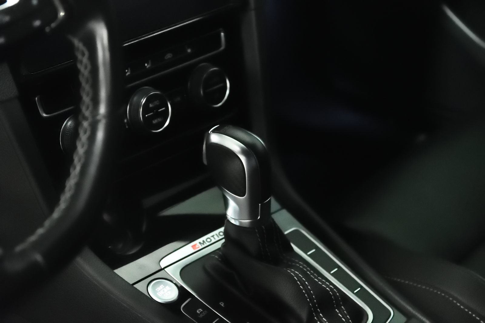 2018 Volkswagen Golf R in St-Bruno, Quebec