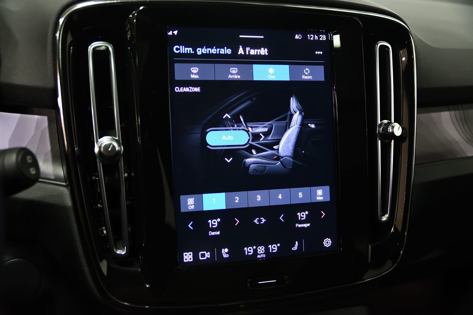Volvo XC40 Recharge Pure Electric  2023 à St-Bruno, Québec
