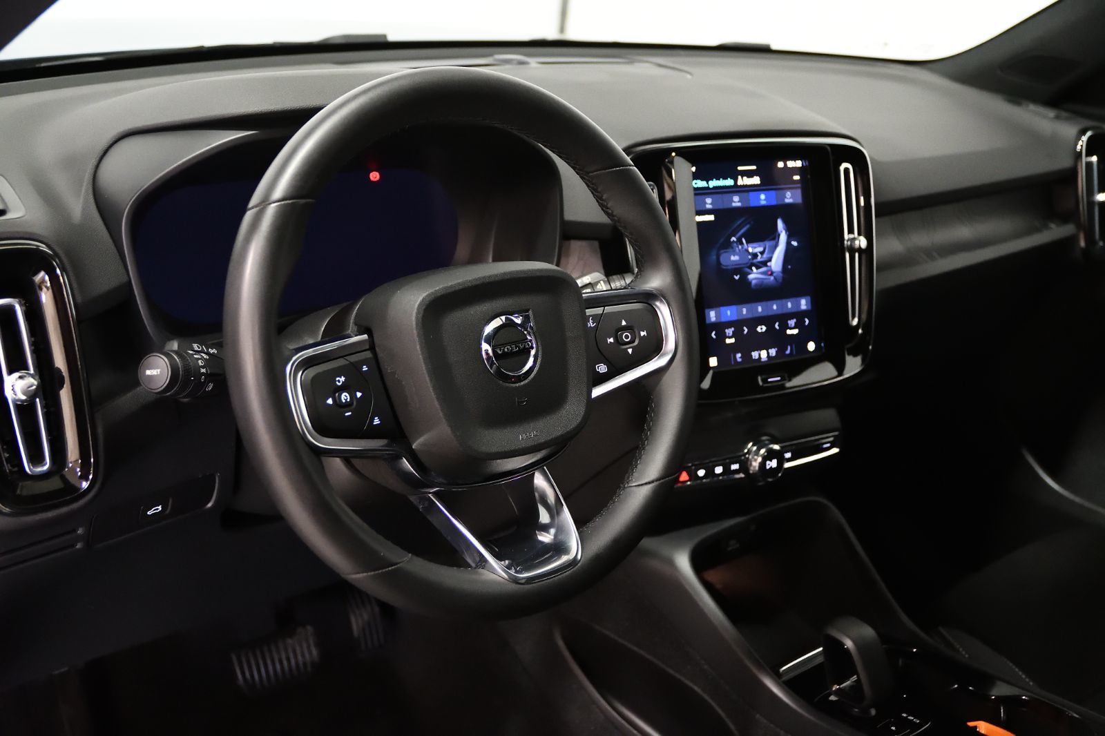 Volvo XC40 Recharge Pure Electric  2023 à St-Bruno, Québec