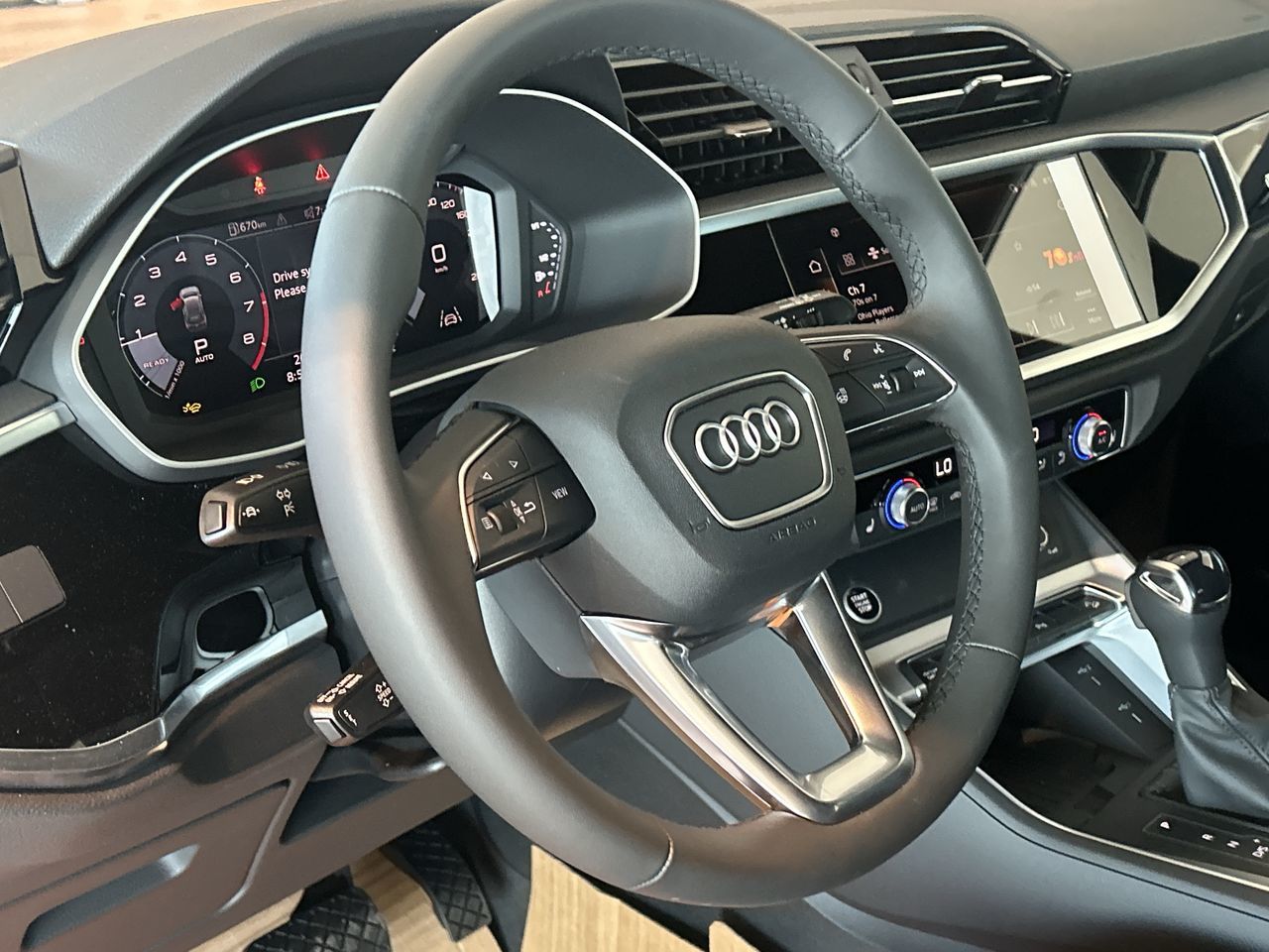 2025 Audi Q3 in Thornhill, Ontario