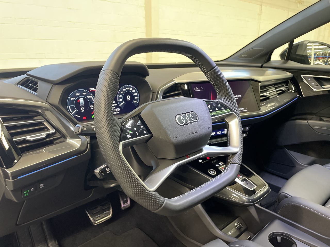 Audi Q4 e-tron  2023 à Thornhill, Ontario