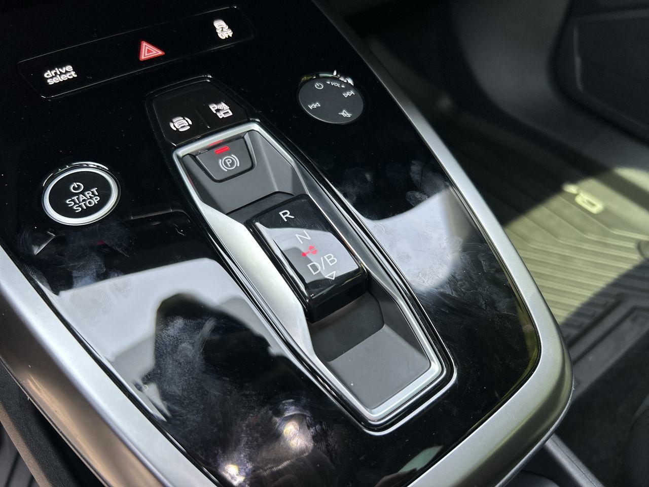 2024 Audi Q4 e-tron in Thornhill, Ontario