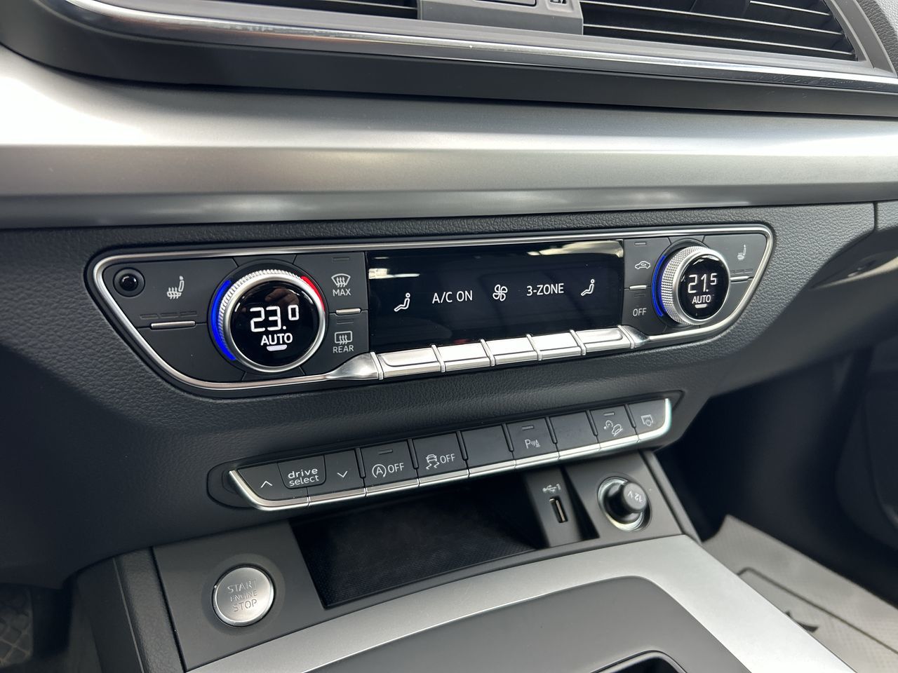 Audi Q5  2023 à Thornhill, Ontario