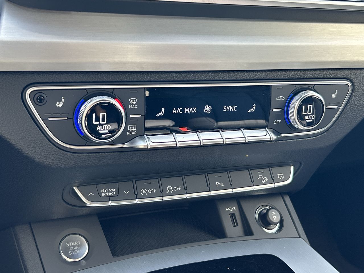 Audi Q5  2023 à Thornhill, Ontario