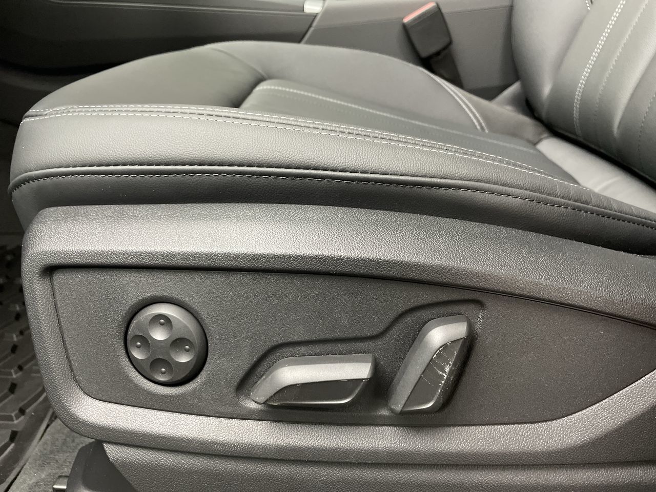 2023 Audi Q5 in Thornhill, Ontario