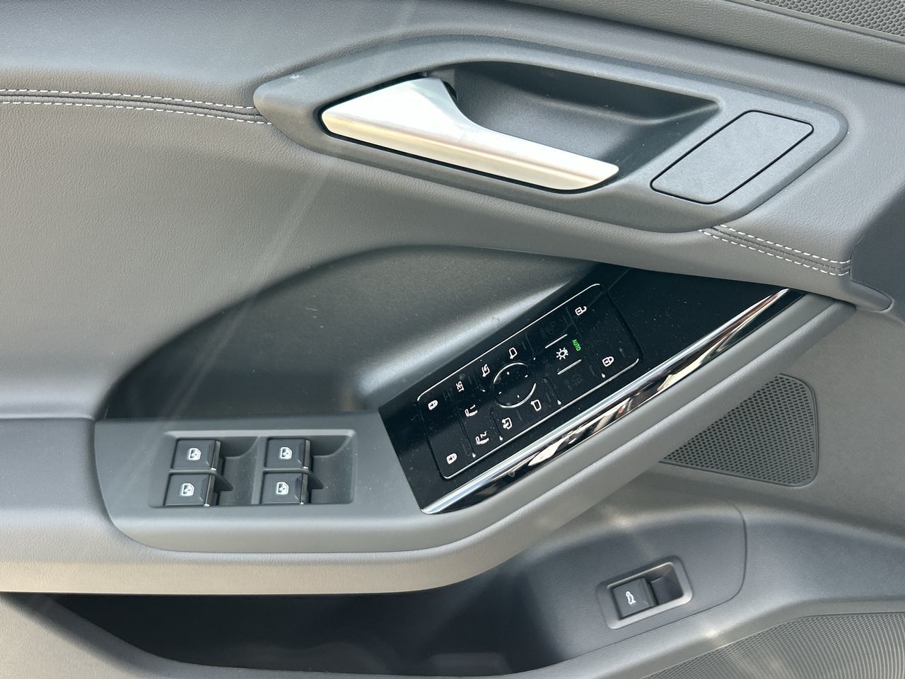 Audi Q6 e-tron  2025 à Thornhill, Ontario