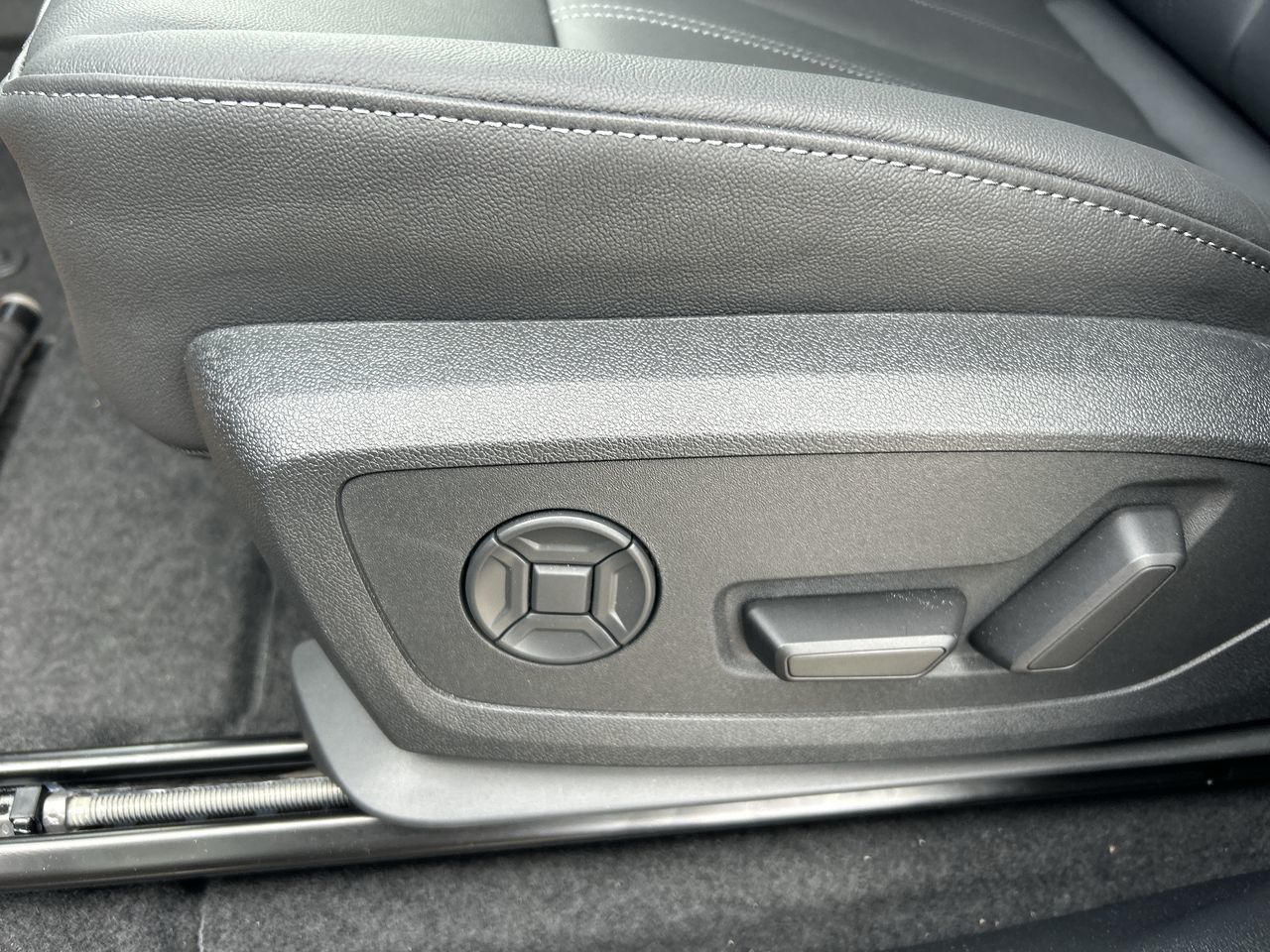 2025 Audi Q6 e-tron in Thornhill, Ontario