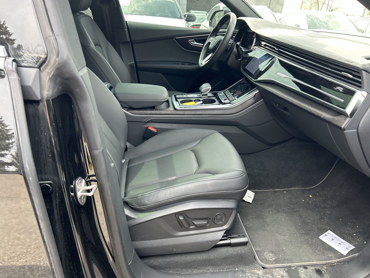 2023 Audi Q8 in Thornhill, Ontario