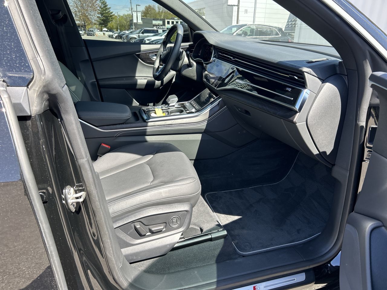 Audi Q8  2023 à Thornhill, Ontario