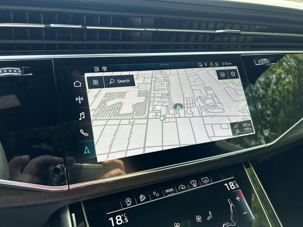 Audi Q8  2023 à Thornhill, Ontario