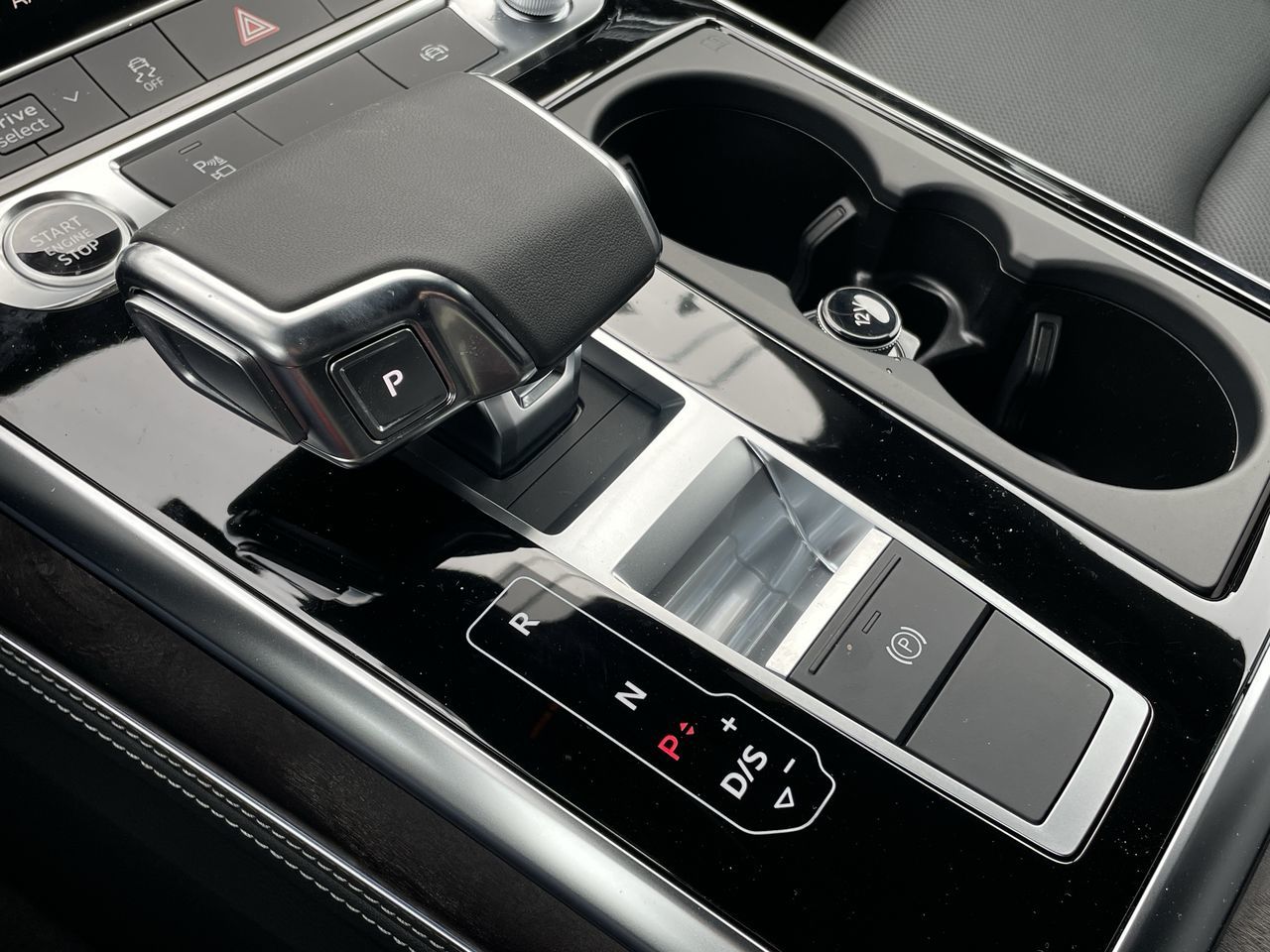 Audi Q8  2023 à Thornhill, Ontario