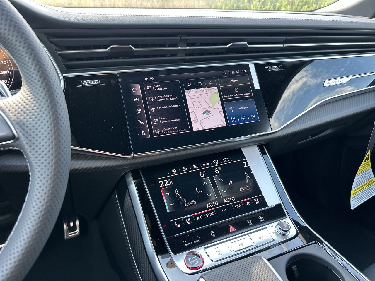 2025 Audi RS Q8 in Thornhill, Ontario