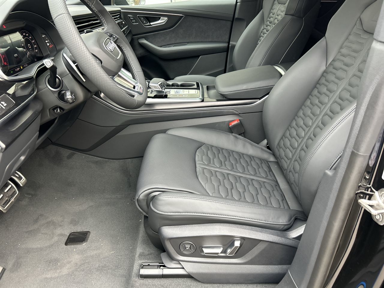 Audi RS Q8  2026 à Thornhill, Ontario