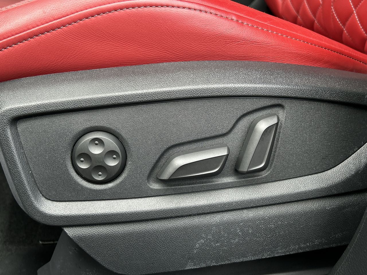 2024 Audi SQ5 in Thornhill, Ontario