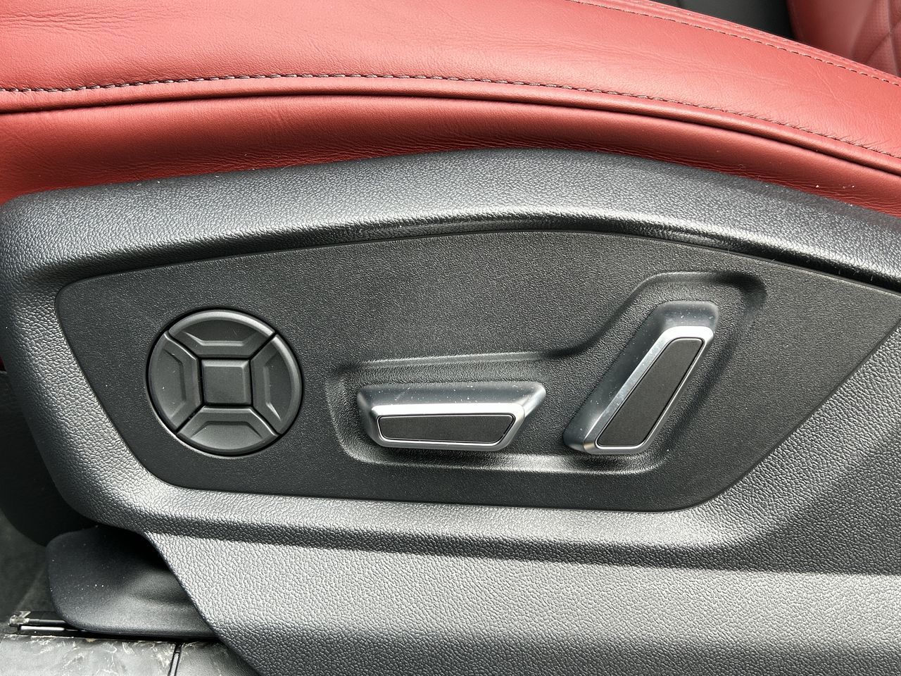 2026 Audi SQ7 in Thornhill, Ontario