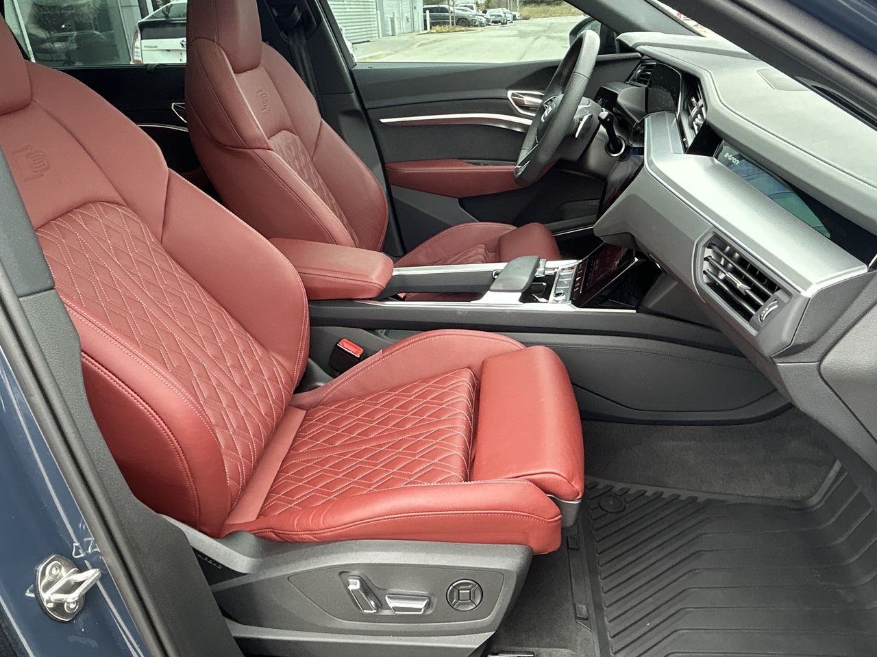 2024 Audi SQ8 e-tron Sportback in Thornhill, Ontario