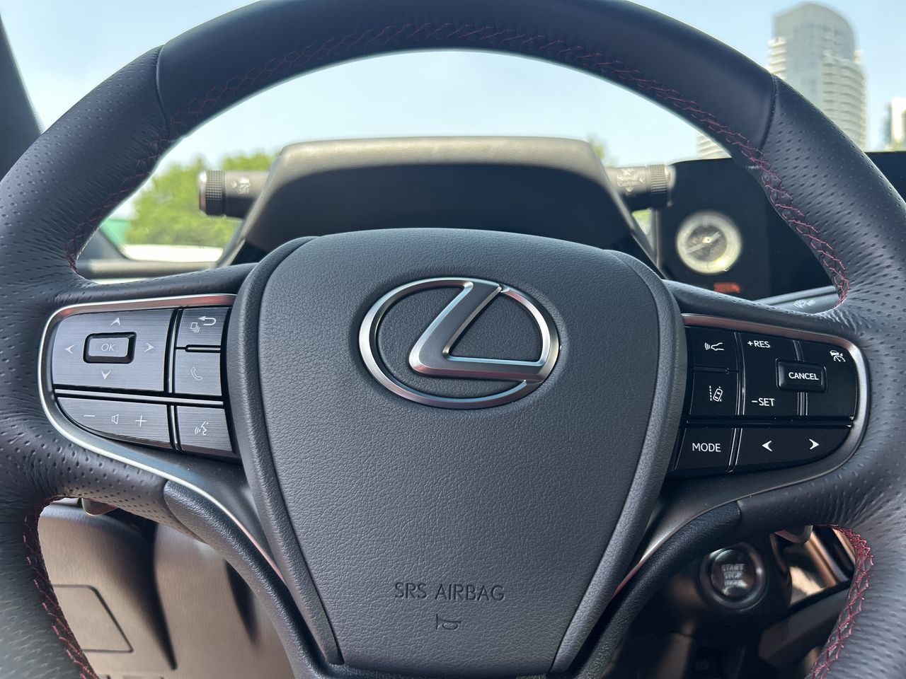 2023 Lexus ES in Thornhill, Ontario