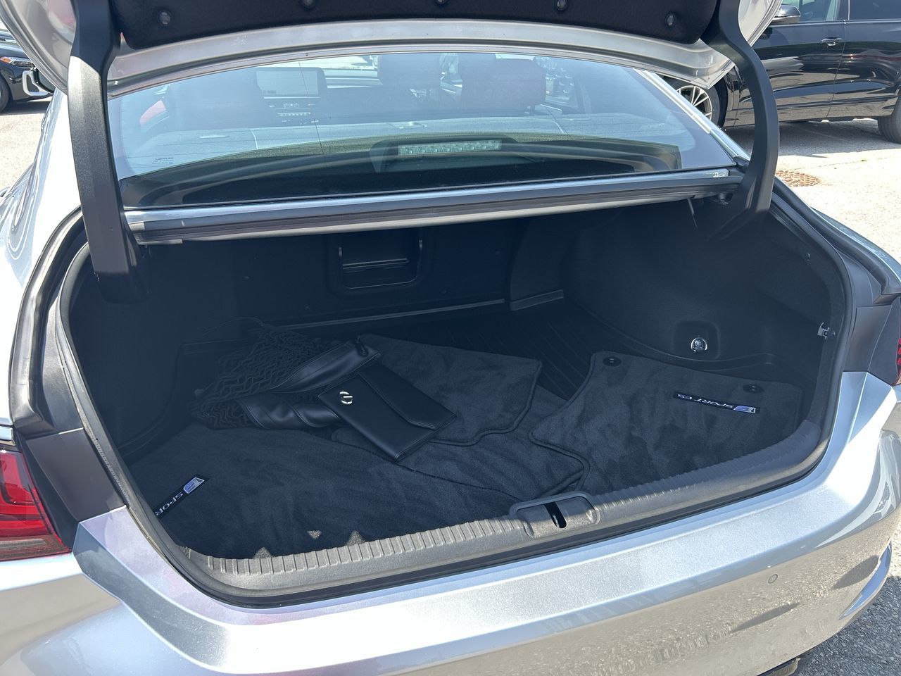 2023 Lexus ES in Thornhill, Ontario