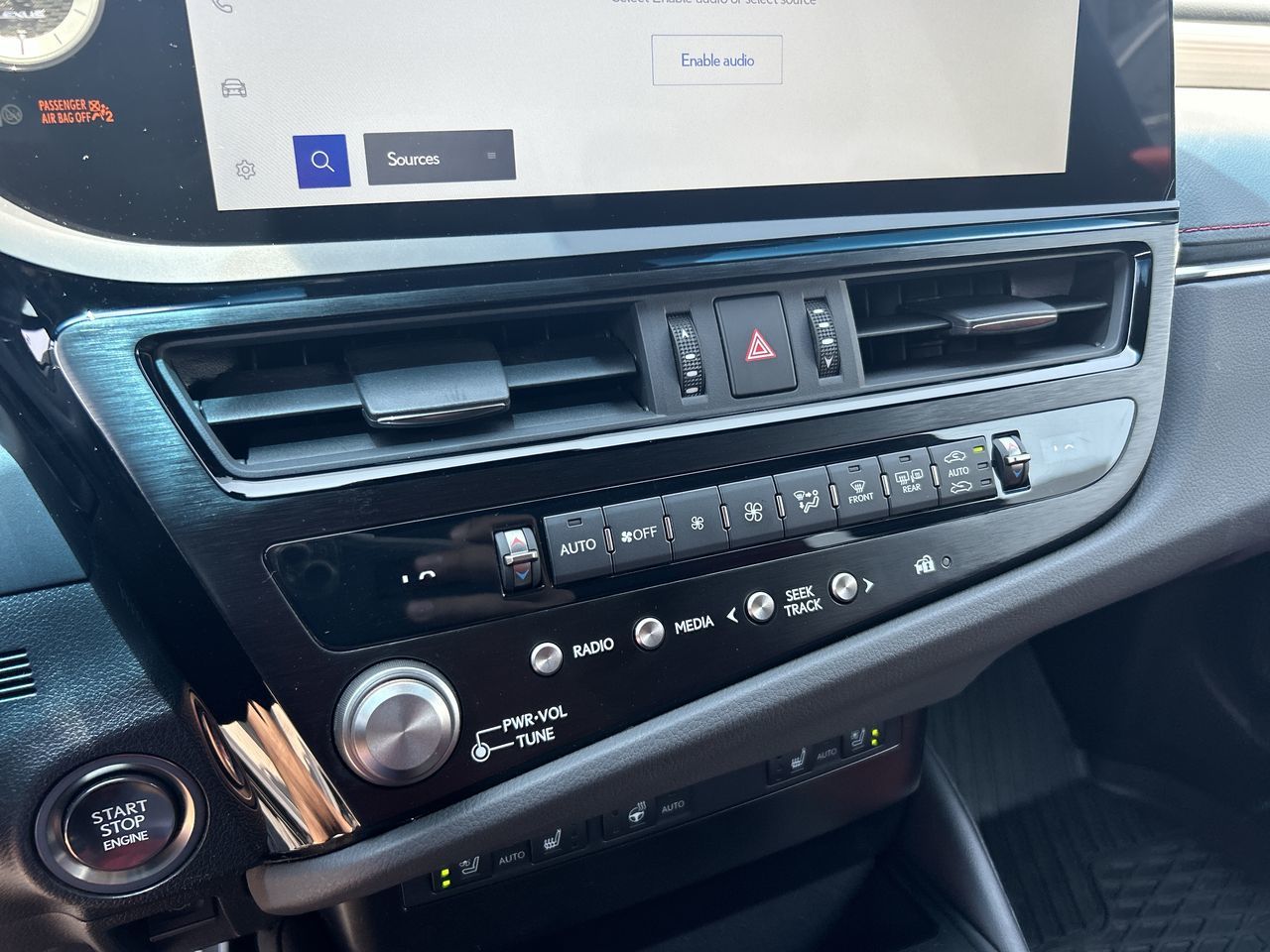 2023 Lexus ES in Thornhill, Ontario