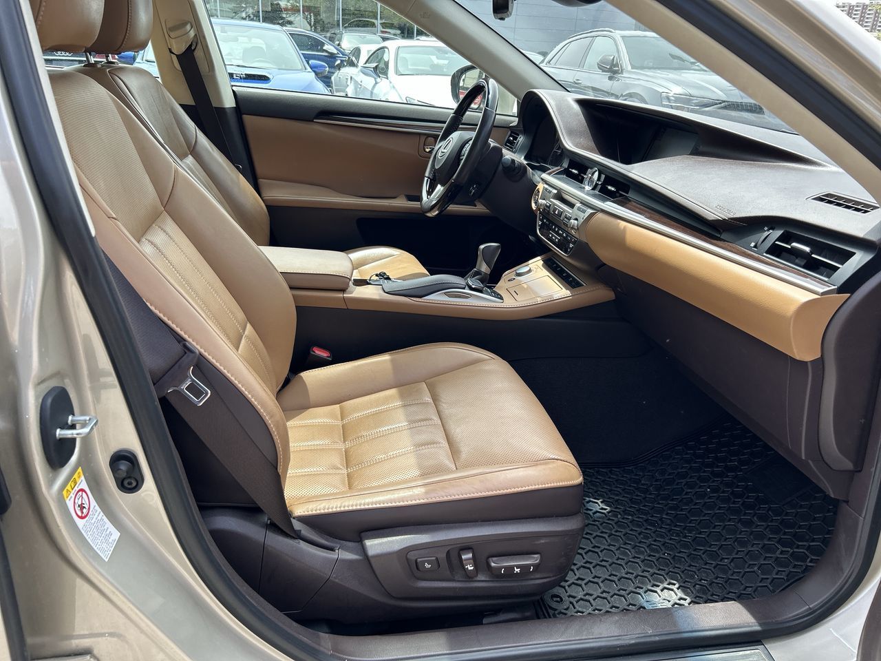 2017 Lexus ES350 in Thornhill, Ontario