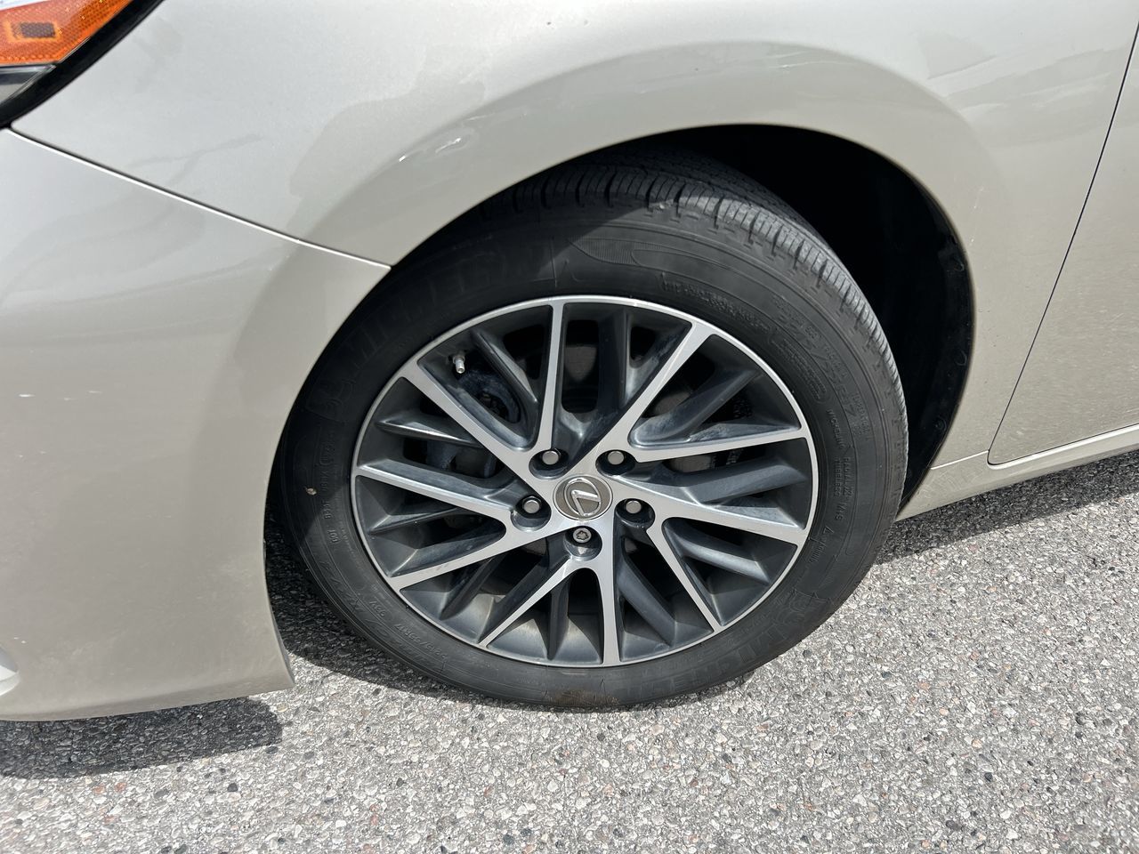 2017 Lexus ES350 in Thornhill, Ontario
