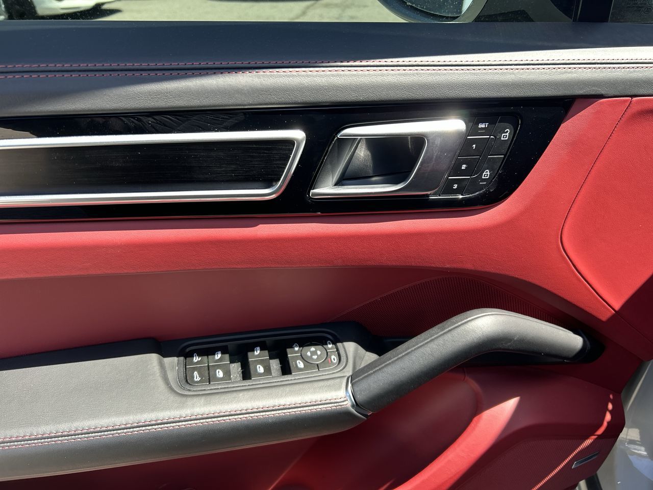 Porsche Cayenne  2023 à Thornhill, Ontario