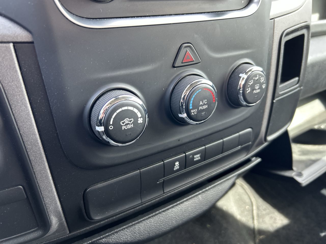 Ram 1500 Crew Cab 4x4  2018 à Thornhill, Ontario