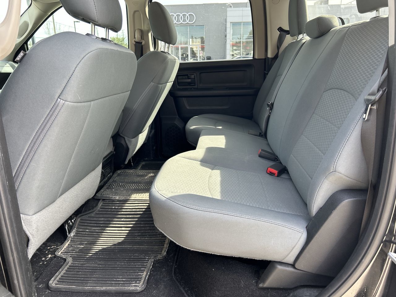 Ram 1500 Crew Cab 4x4  2018 à Thornhill, Ontario