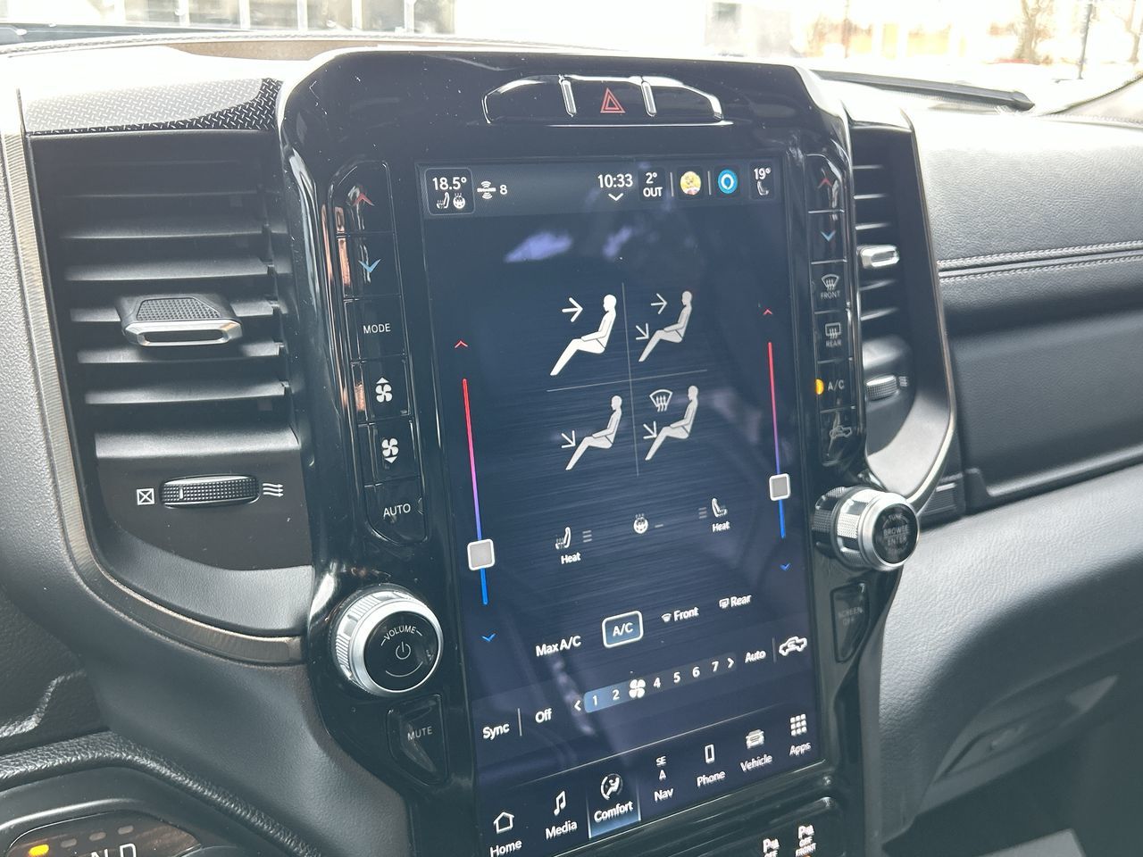 2022 Ram 1500 Crew Cab 4x4 in Thornhill, Ontario