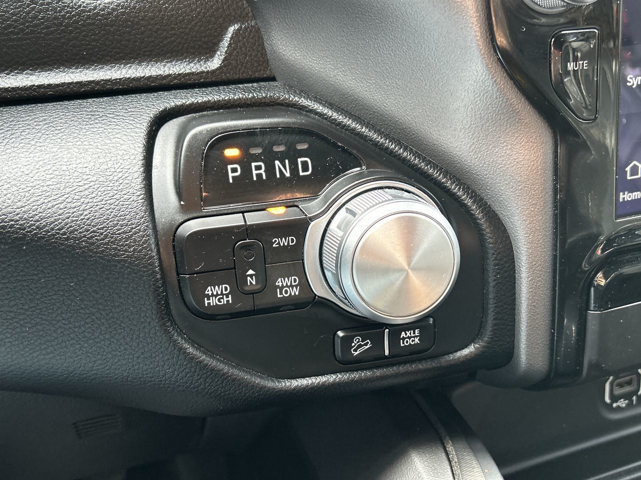 2022 Ram 1500 Crew Cab 4x4 in Thornhill, Ontario