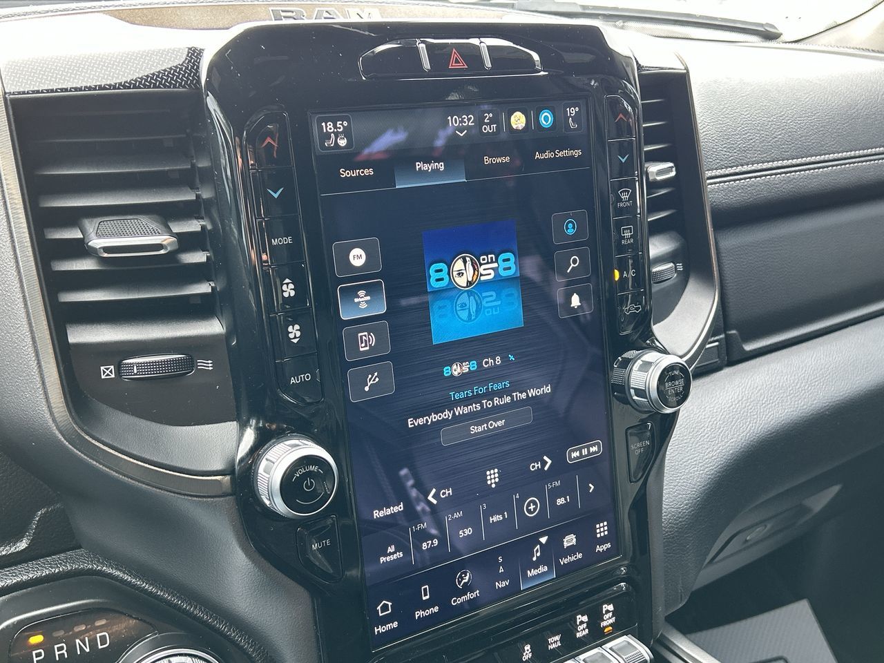 2022 Ram 1500 Crew Cab 4x4 in Thornhill, Ontario