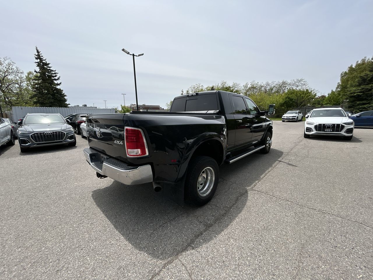 2017 Ram RAM 3500 Mega Cab 4x4 in Thornhill, Ontario