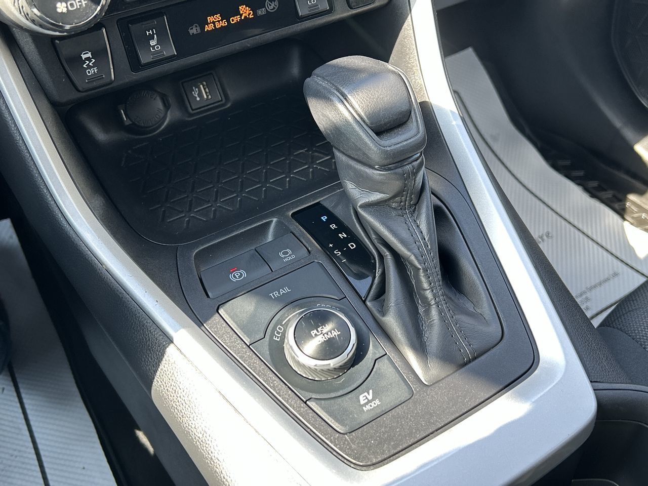 Toyota RAV4 Hybrid  2024 à Thornhill, Ontario