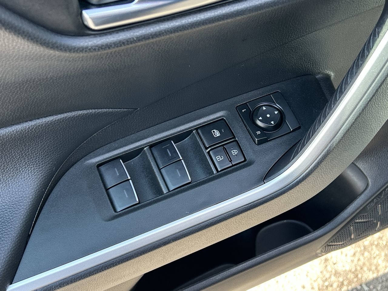 Toyota RAV4 Hybrid  2024 à Thornhill, Ontario