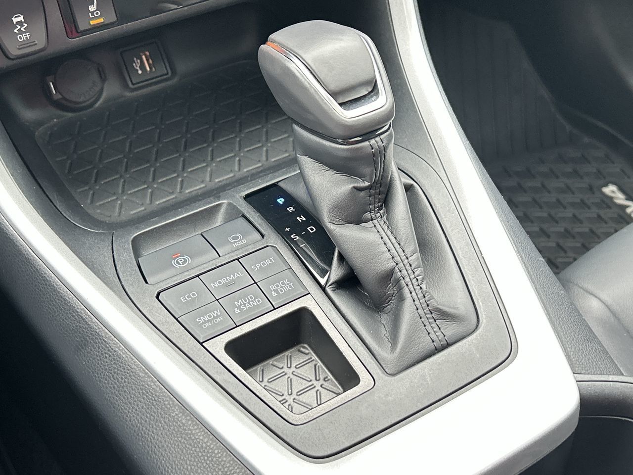 2025 Toyota RAV4 XLE AWD in Thornhill, Ontario