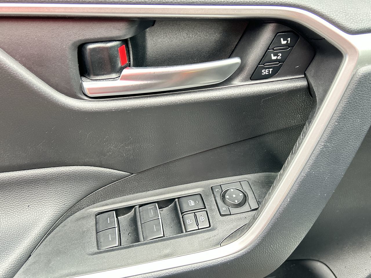 2025 Toyota RAV4 XLE AWD in Thornhill, Ontario