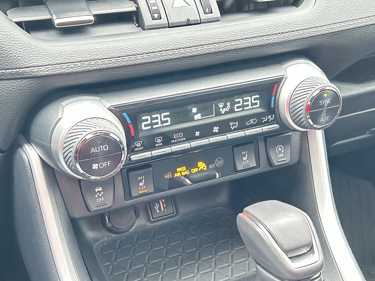 2025 Toyota RAV4 XLE AWD in Thornhill, Ontario