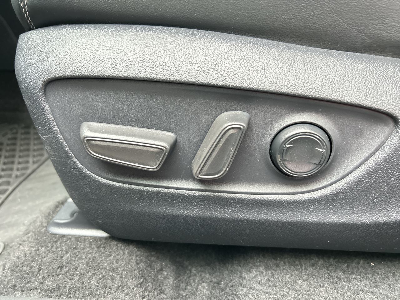 2025 Toyota RAV4 XLE AWD in Thornhill, Ontario