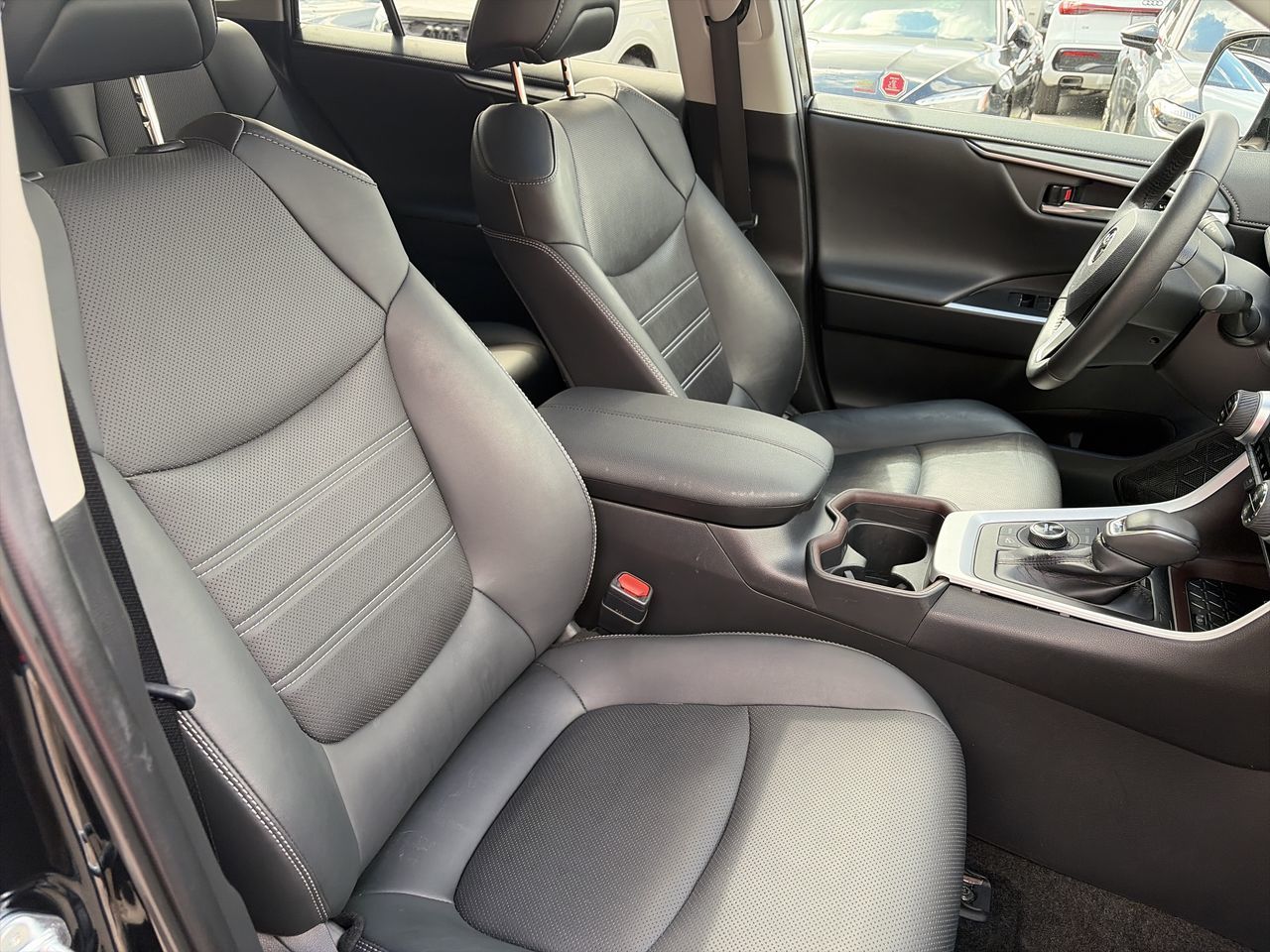 2021 Toyota RAV4 in Thornhill, Ontario