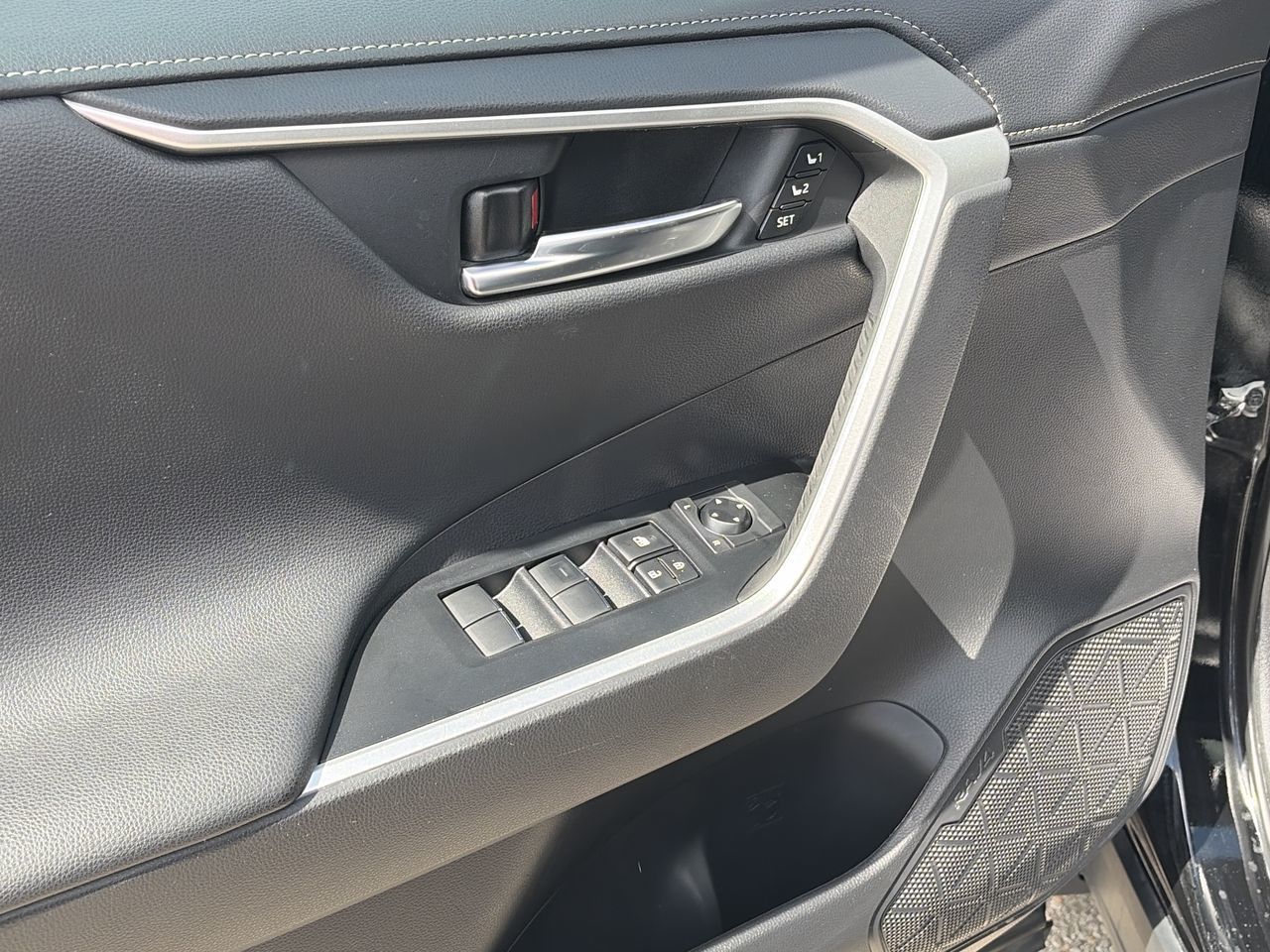 2021 Toyota RAV4 in Thornhill, Ontario