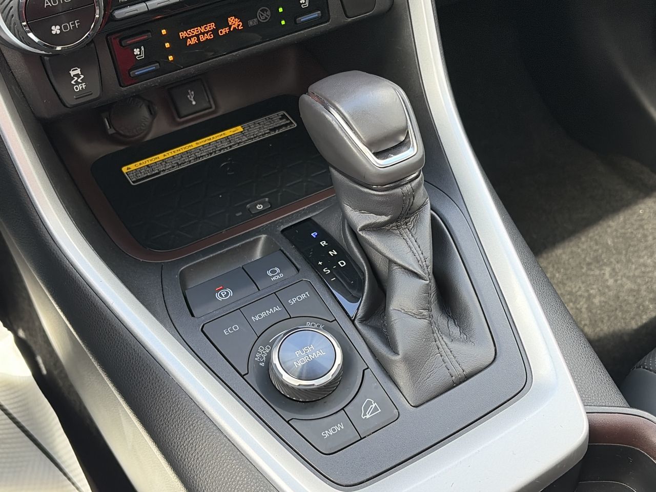 2021 Toyota RAV4 in Thornhill, Ontario