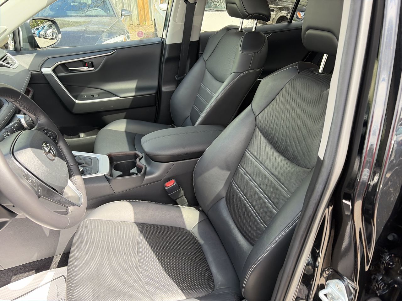 2021 Toyota RAV4 in Thornhill, Ontario