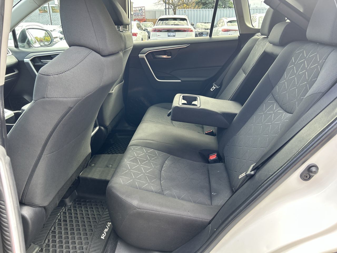 Toyota RAV4  2022 à Thornhill, Ontario