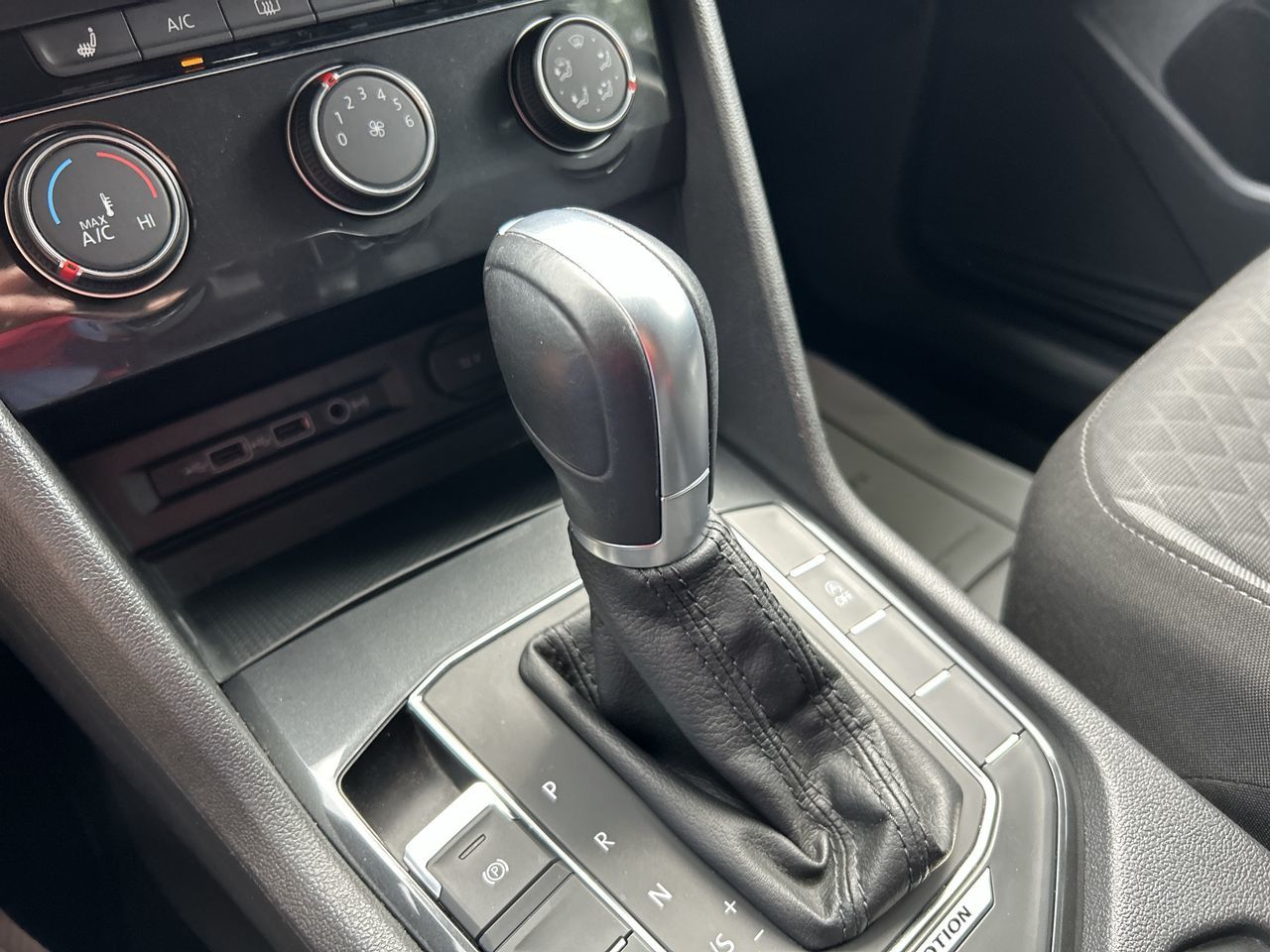 2018 Volkswagen Tiguan in Thornhill, Ontario