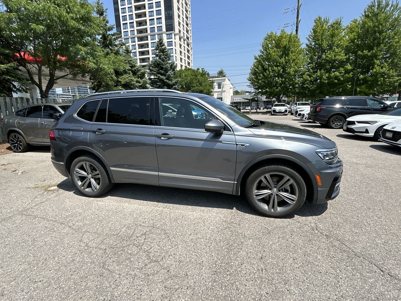 Volkswagen Tiguan  2021 à Thornhill, Ontario