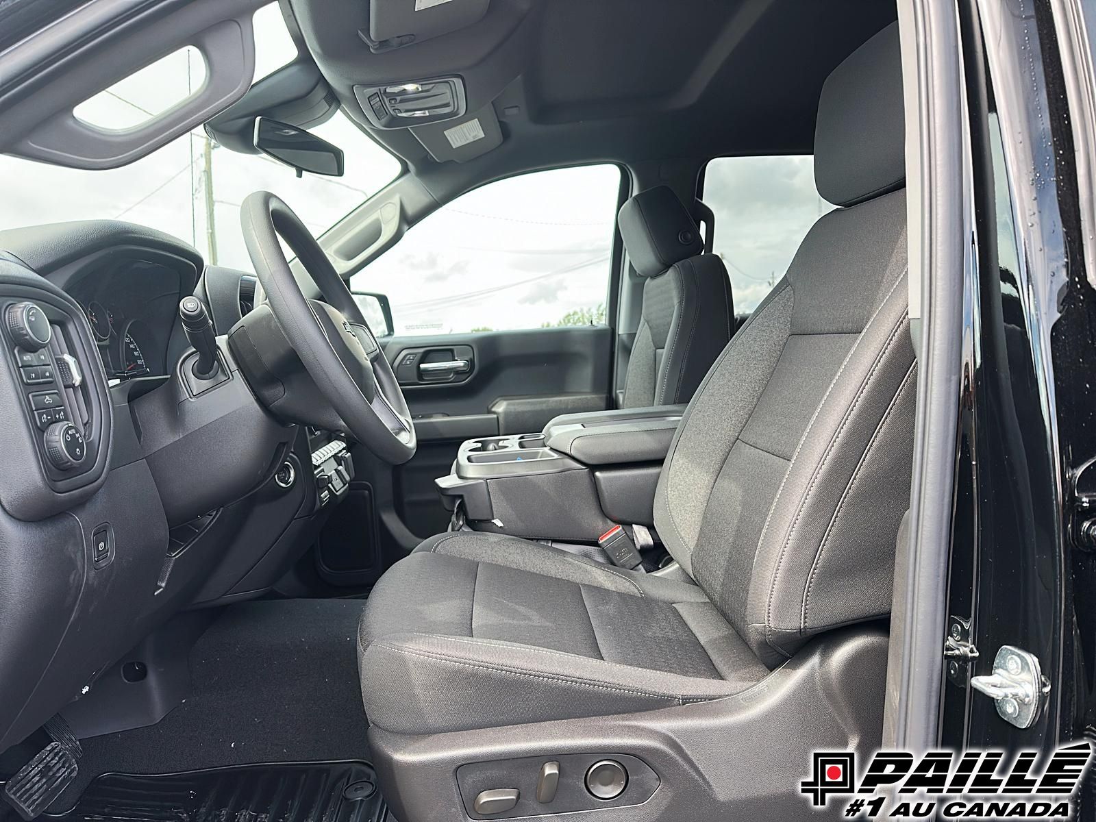 Chevrolet SILVERADO 1500 CUSTOM TB 4RM  2026 à Sorel-Tracy, Québec