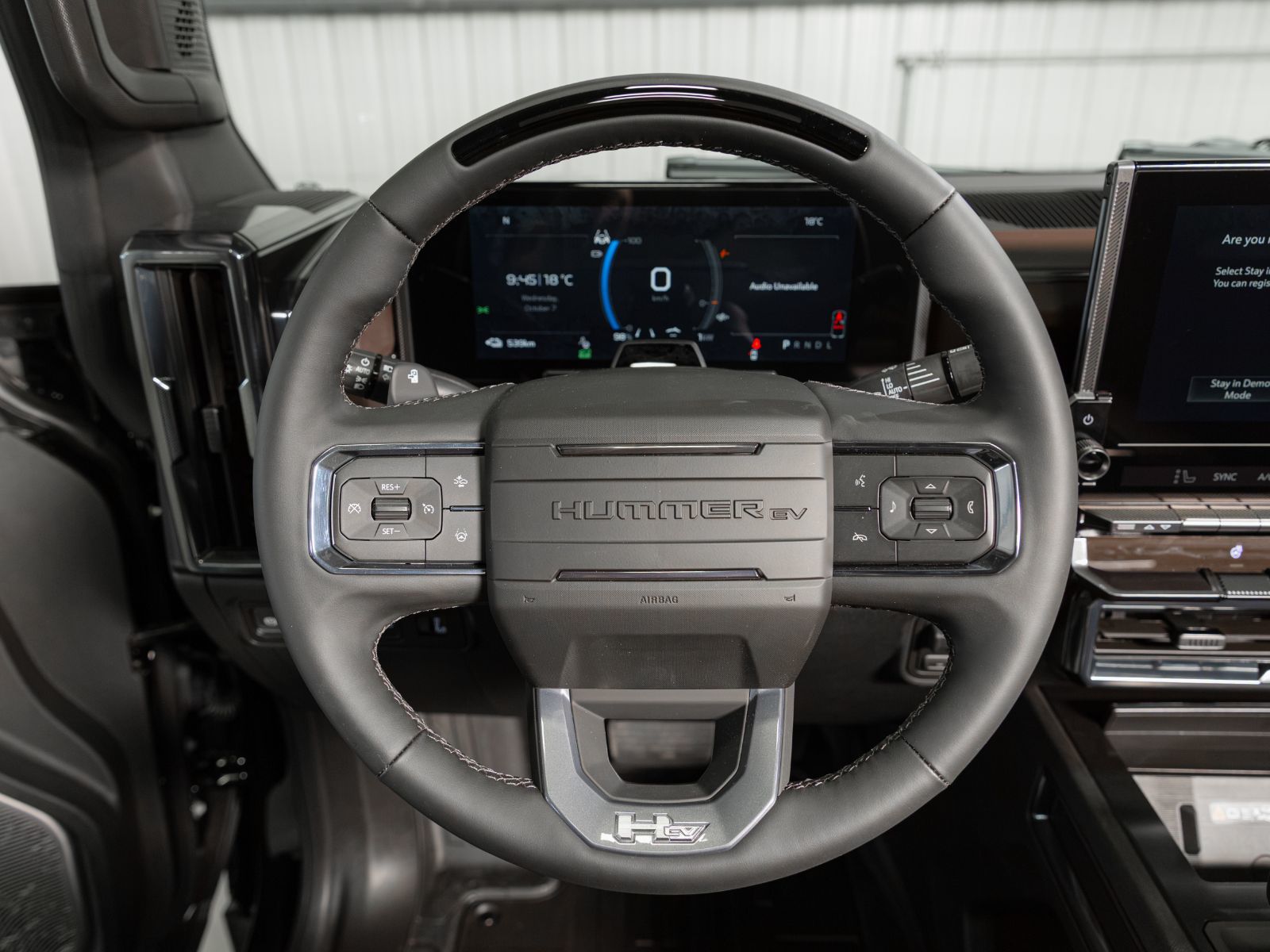 2026 GMC Hummer EV SUV in Berthierville, Quebec
