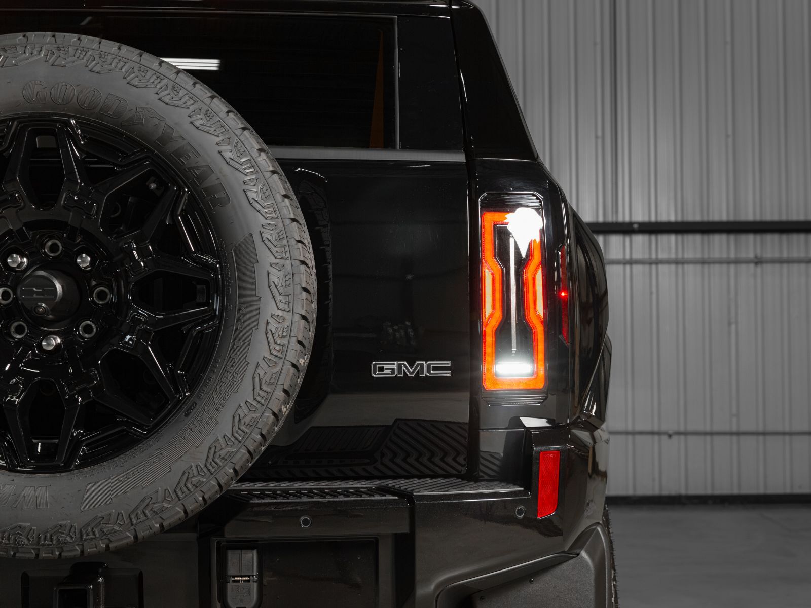 2026 GMC Hummer EV SUV in Berthierville, Quebec