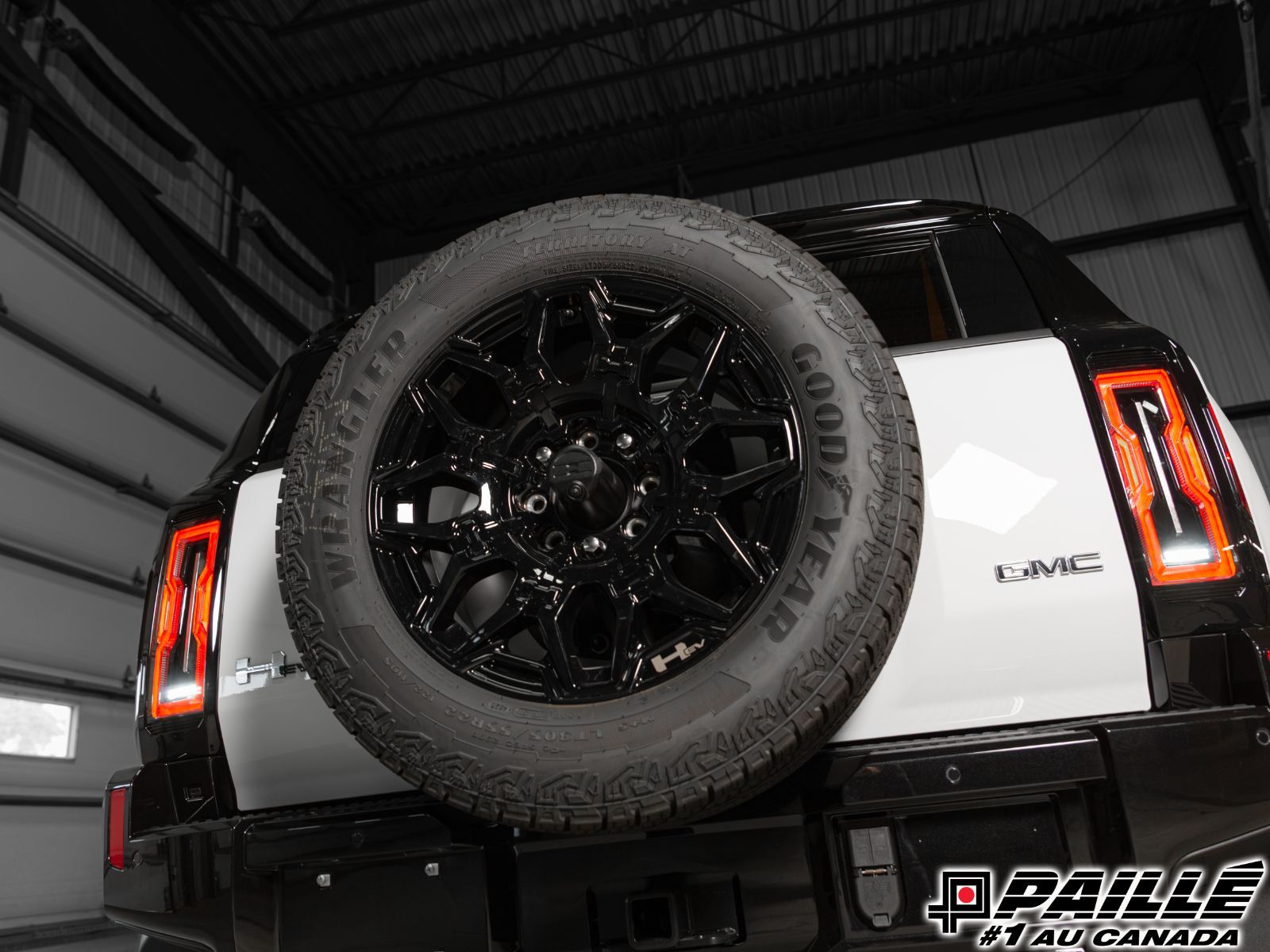 2026 GMC Hummer EV SUV in Berthierville, Quebec