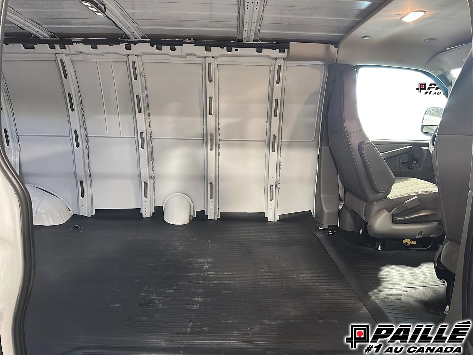GMC Savana Cargo 2500  2025 à Sorel-Tracy, Québec